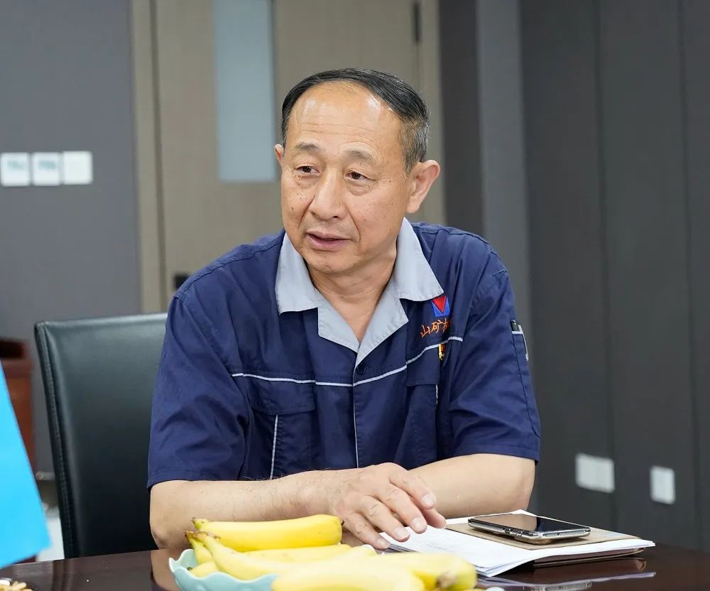 濟(jì)寧市機(jī)械行業(yè)協(xié)會(huì)三屆理事會(huì)第八次會(huì)長(zhǎng)辦公會(huì)在山東山礦機(jī)械有限公司新廠區(qū)成功召開